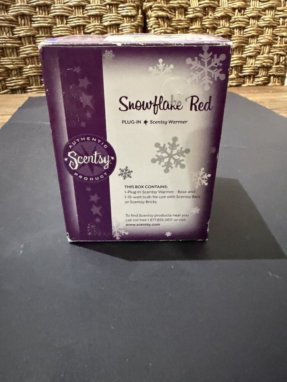 Scentsy Snowflake Red White Winter Plug In Warmer W/ Box Retired